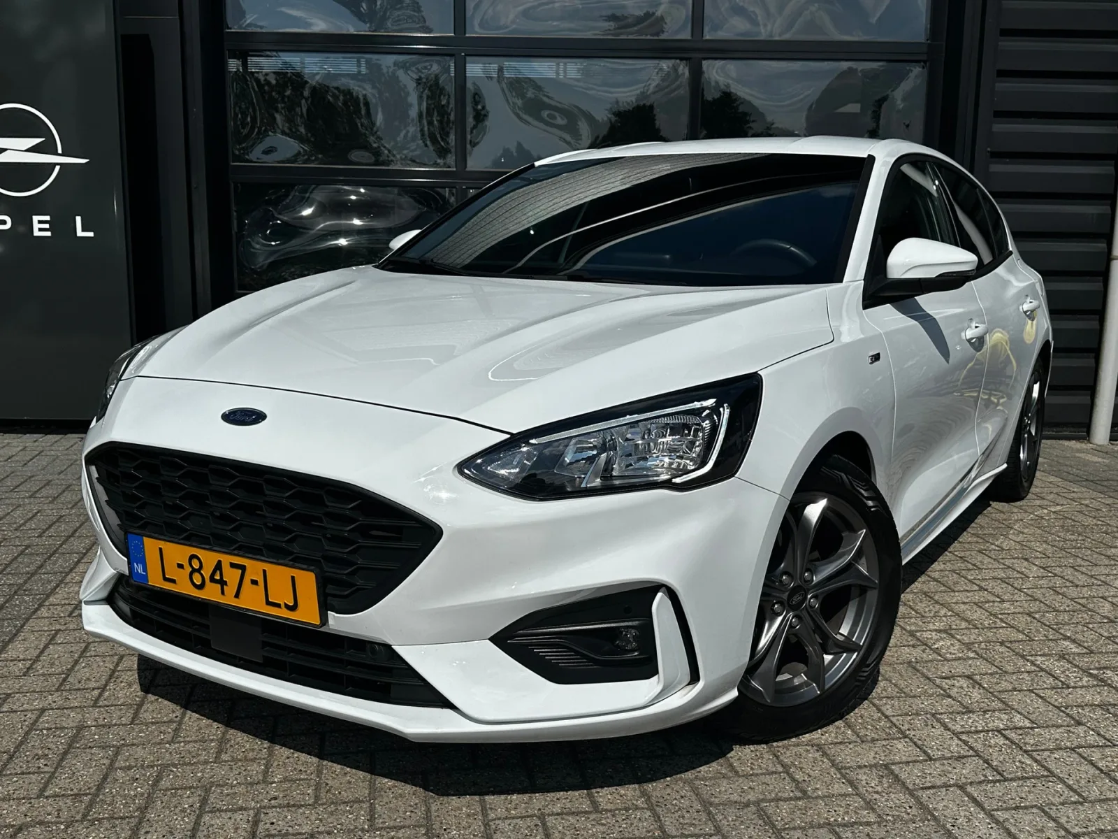 Ford Focus (2021) — foto 1