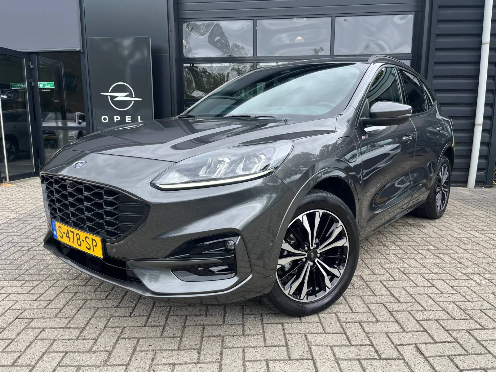 Ford Kuga (2023) — foto 1