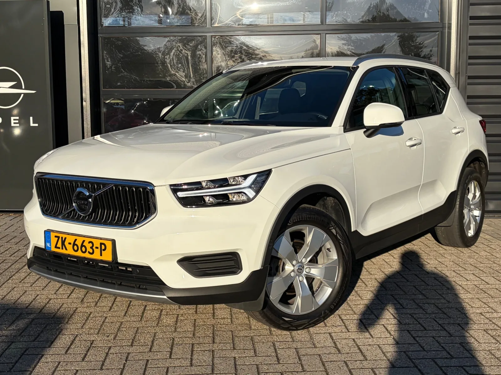 Volvo XC40 (2019) — foto 1