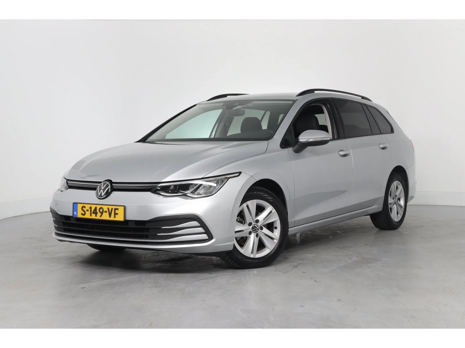 Volkswagen Golf (2023) — foto 1
