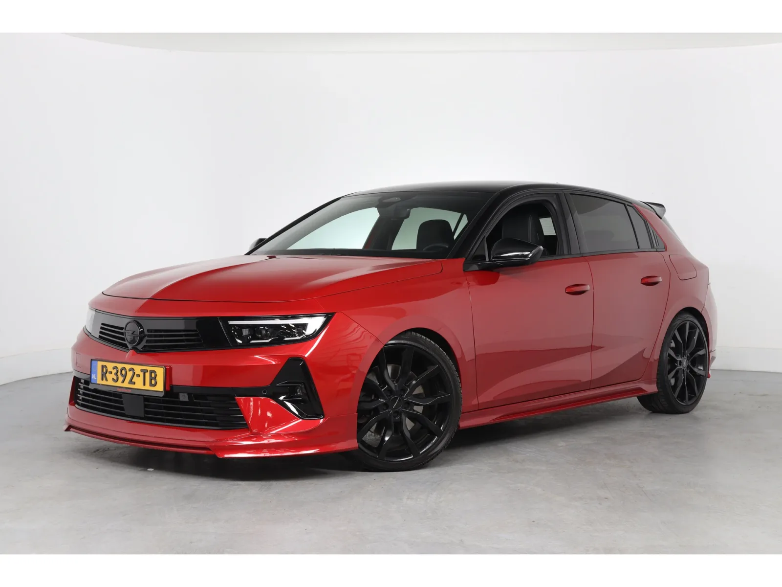 Opel Astra (2022) — foto 1