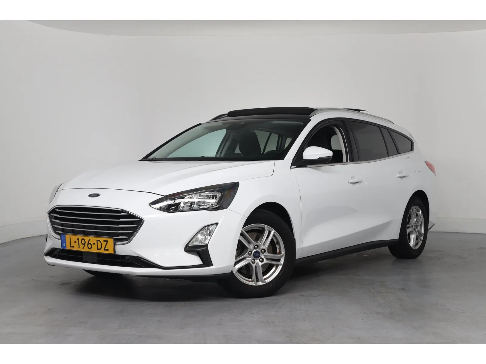 Ford Focus (2021) — foto 1
