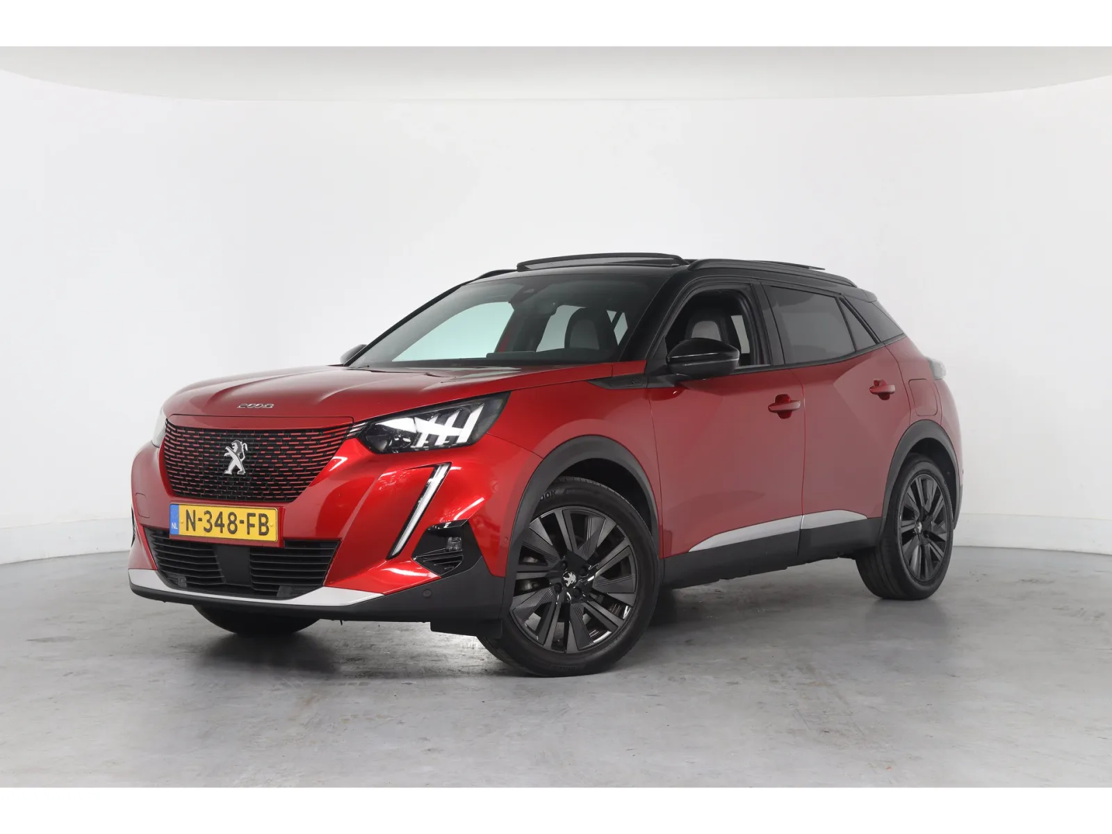 Peugeot e-2008 (2021) — foto 1