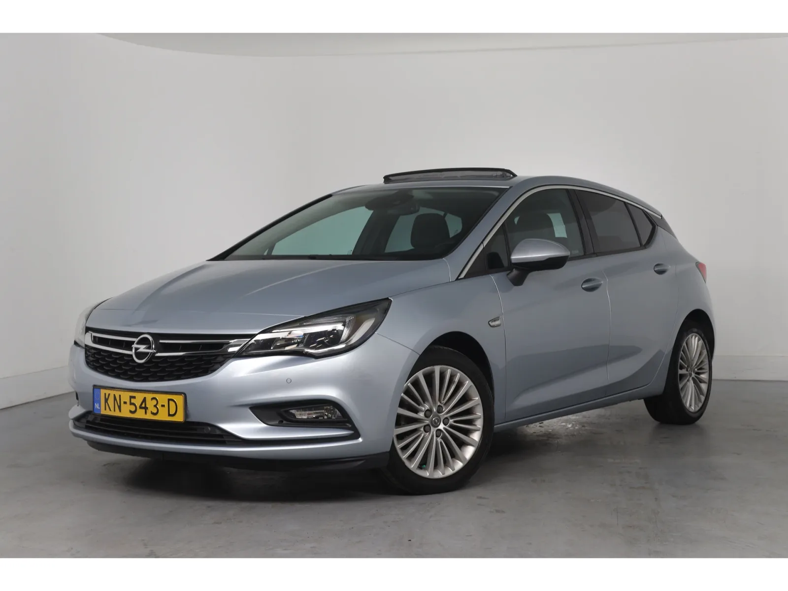 Opel Astra (2016) — foto 1
