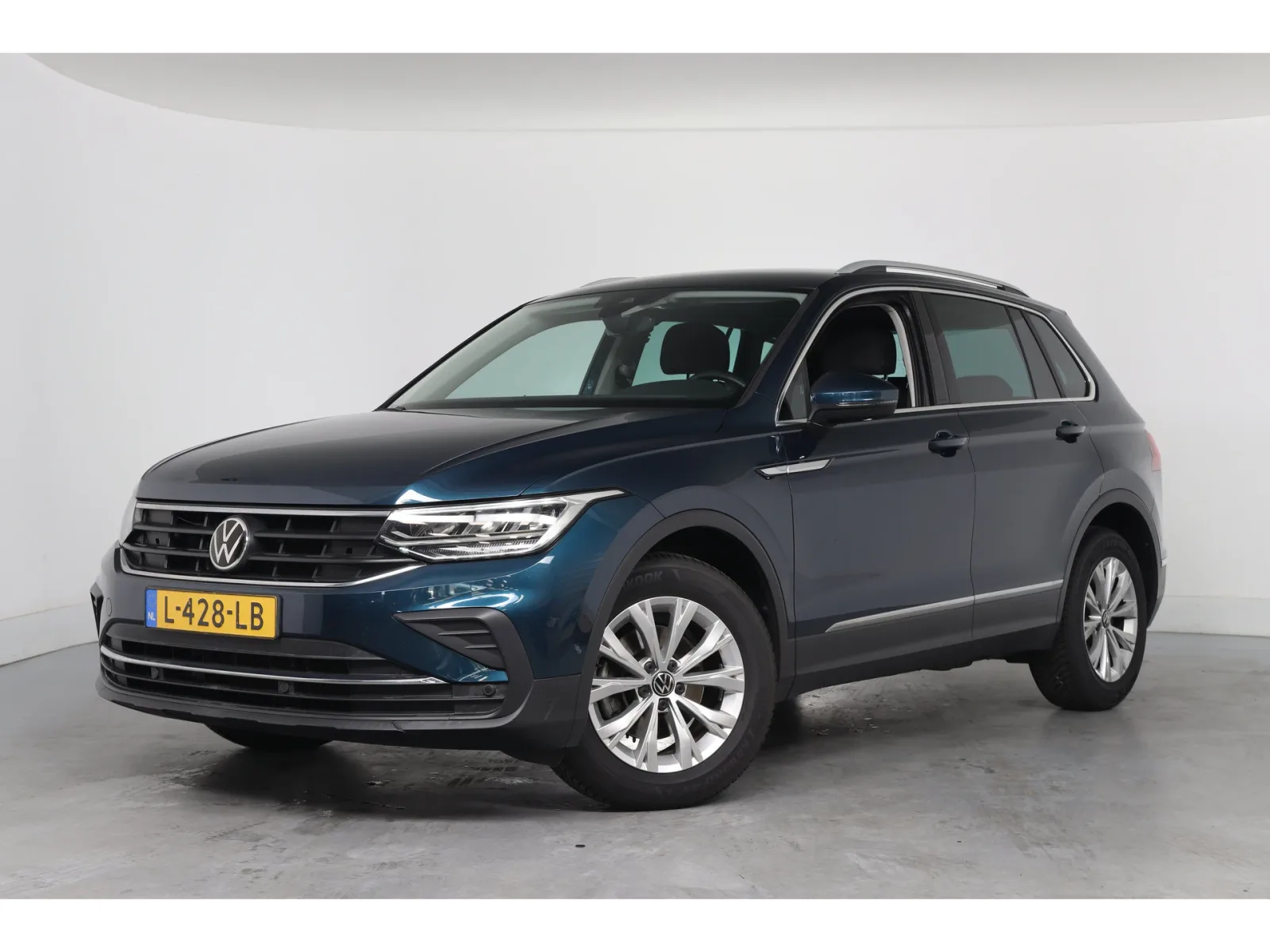 Volkswagen Tiguan (2021) — foto 1