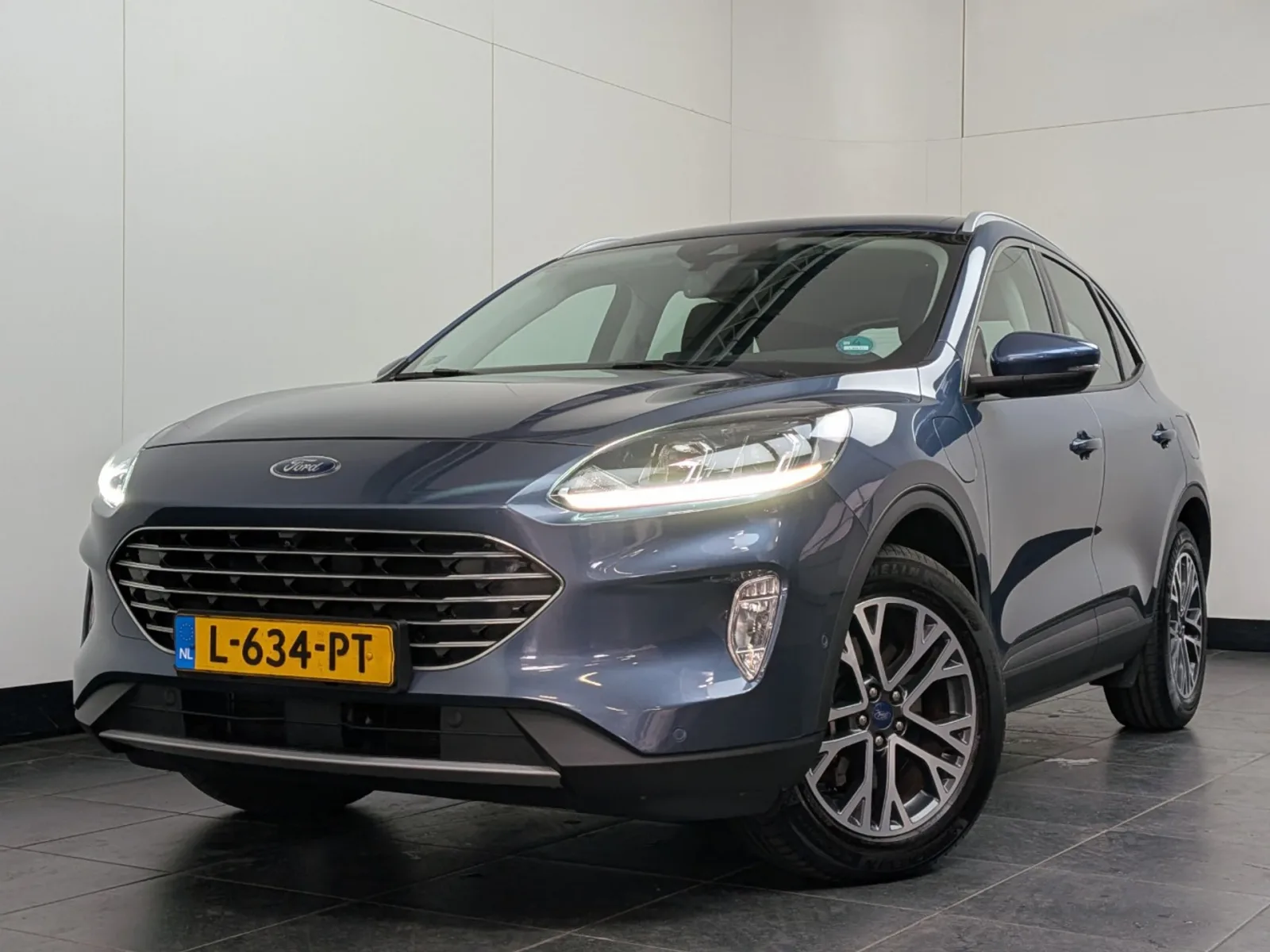 Ford Kuga (2021) — foto 1