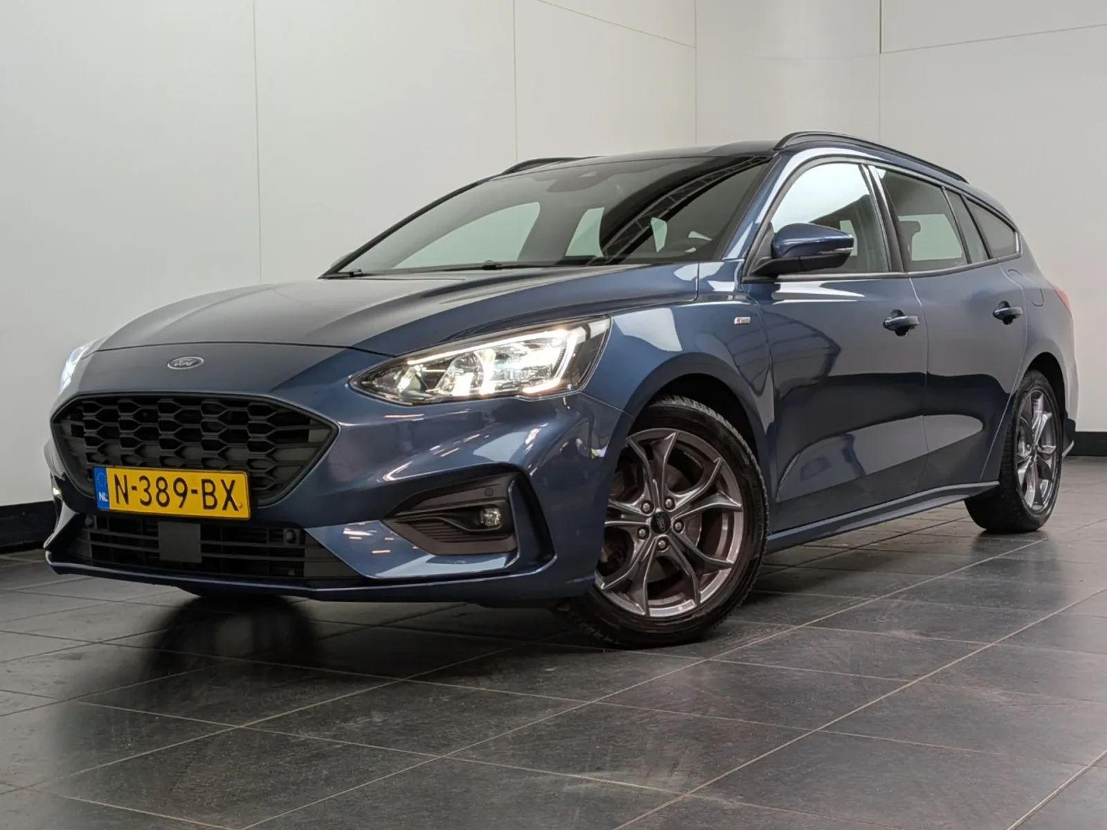 Ford Focus (2021) — foto 1