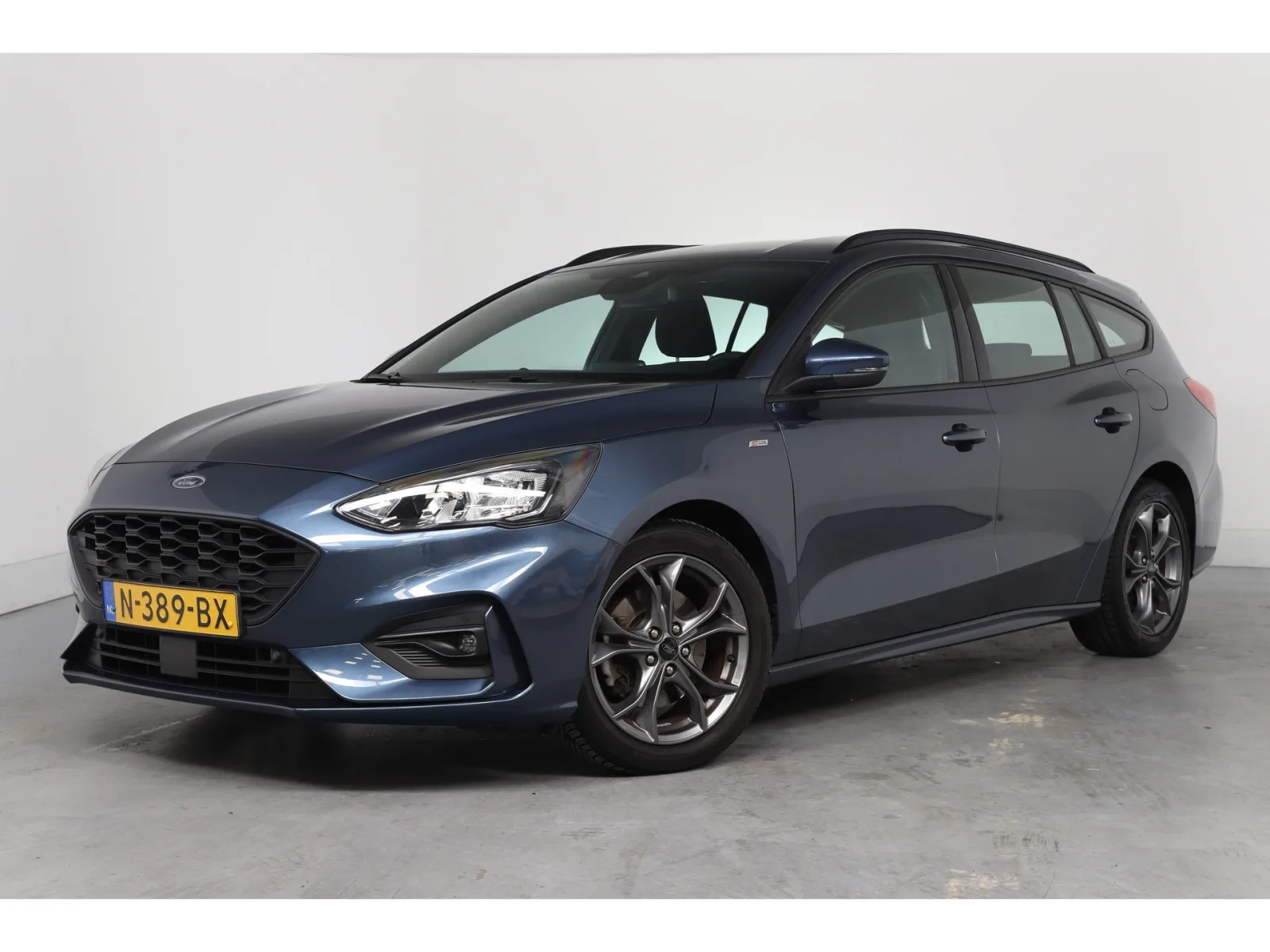 Ford Focus (2021) — foto 1