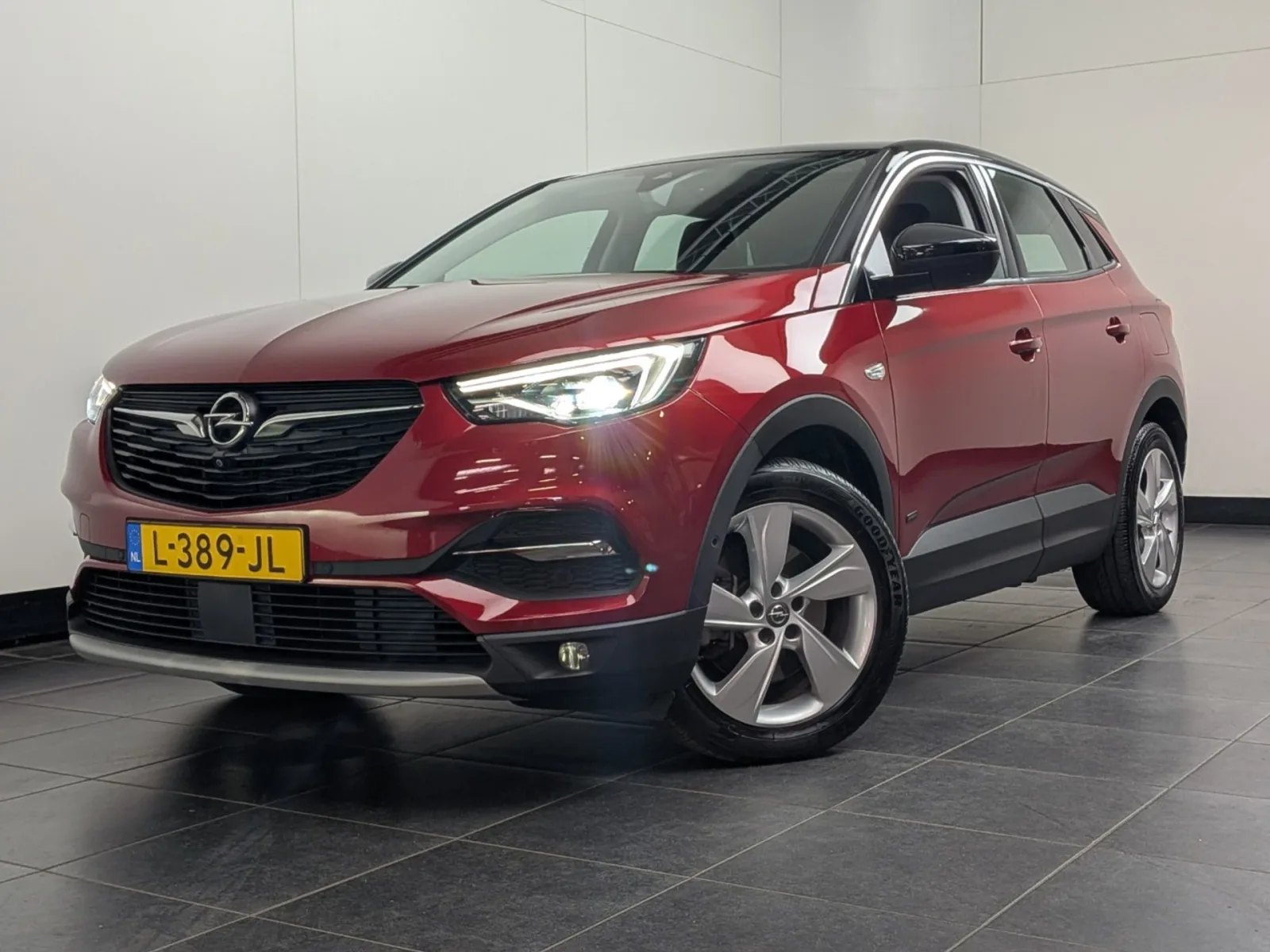 Opel Grandland X (2021) — foto 1