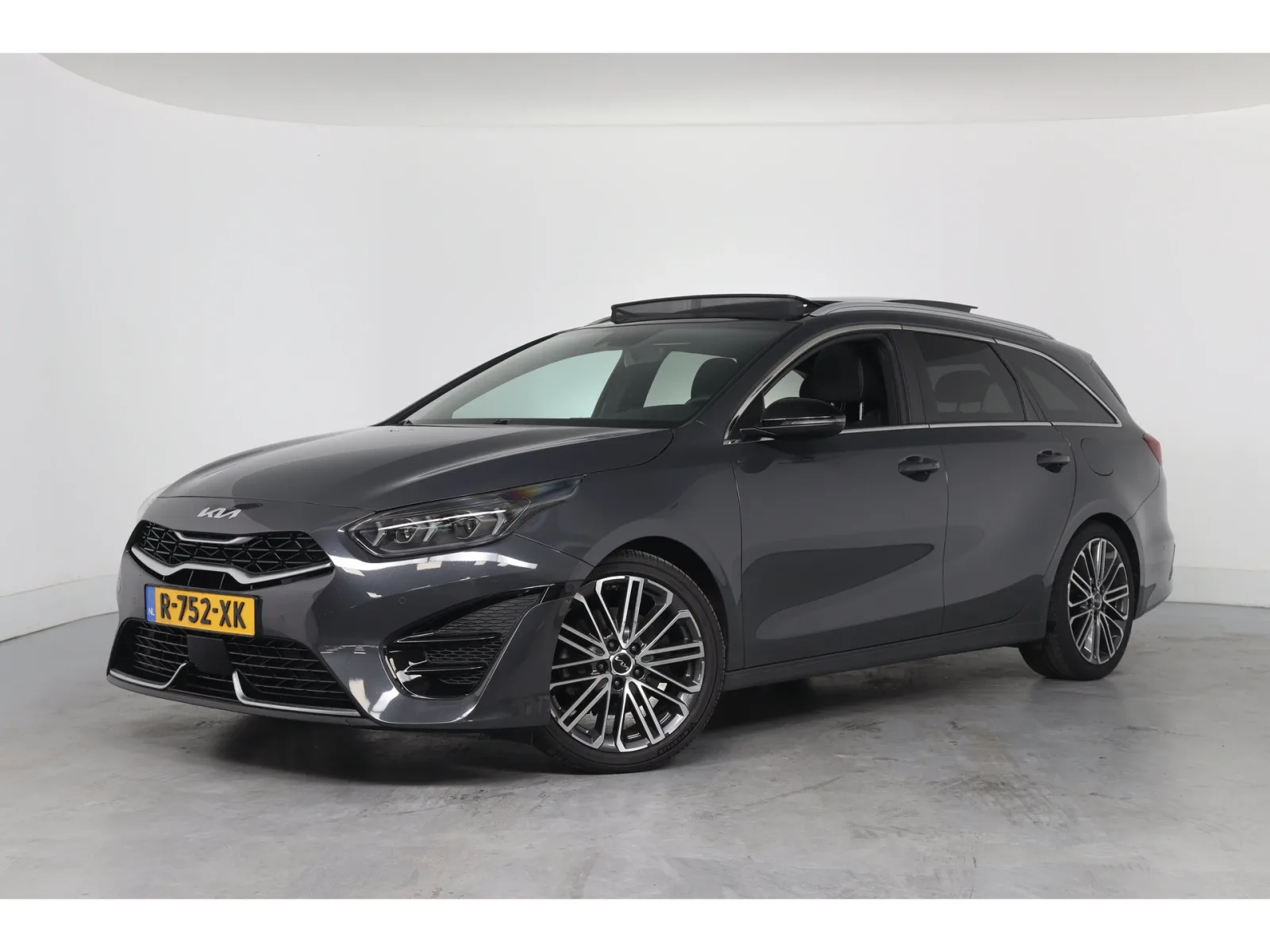 Kia Ceed Sportswagon (2022) — foto 1