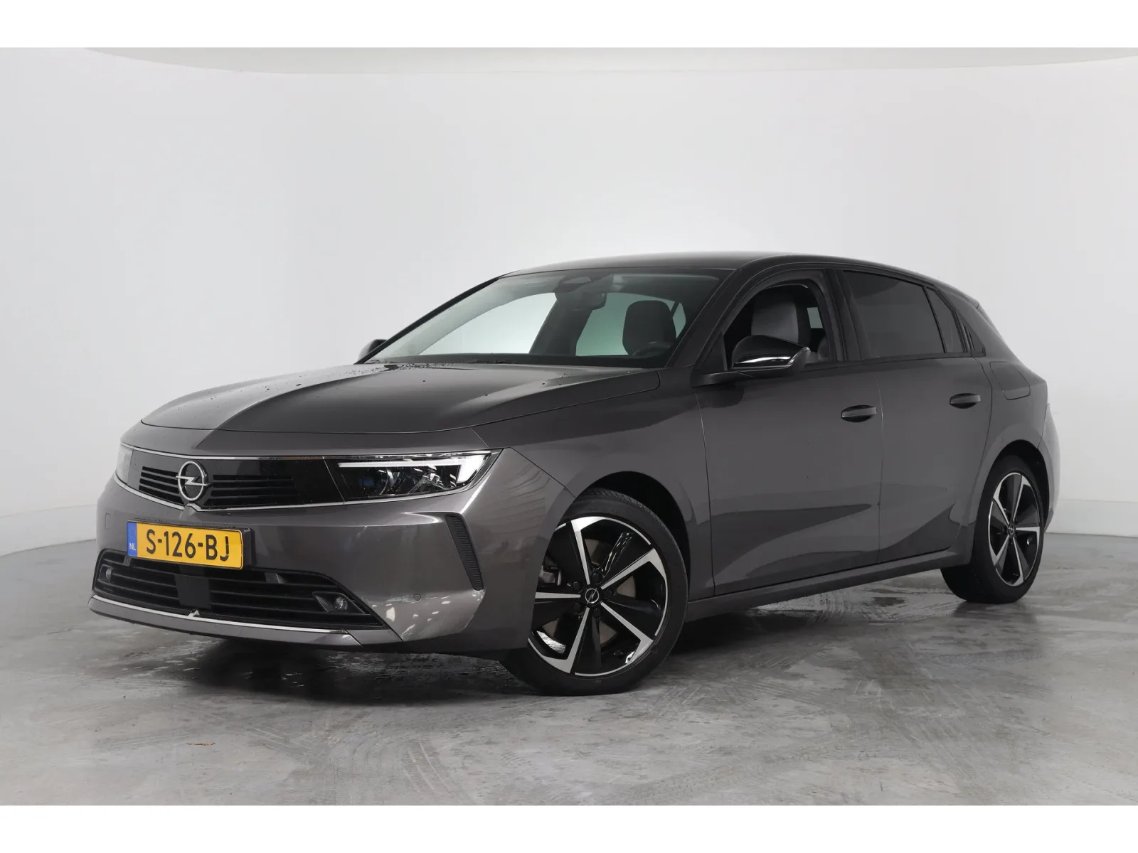 Opel Astra (2023) — foto 1