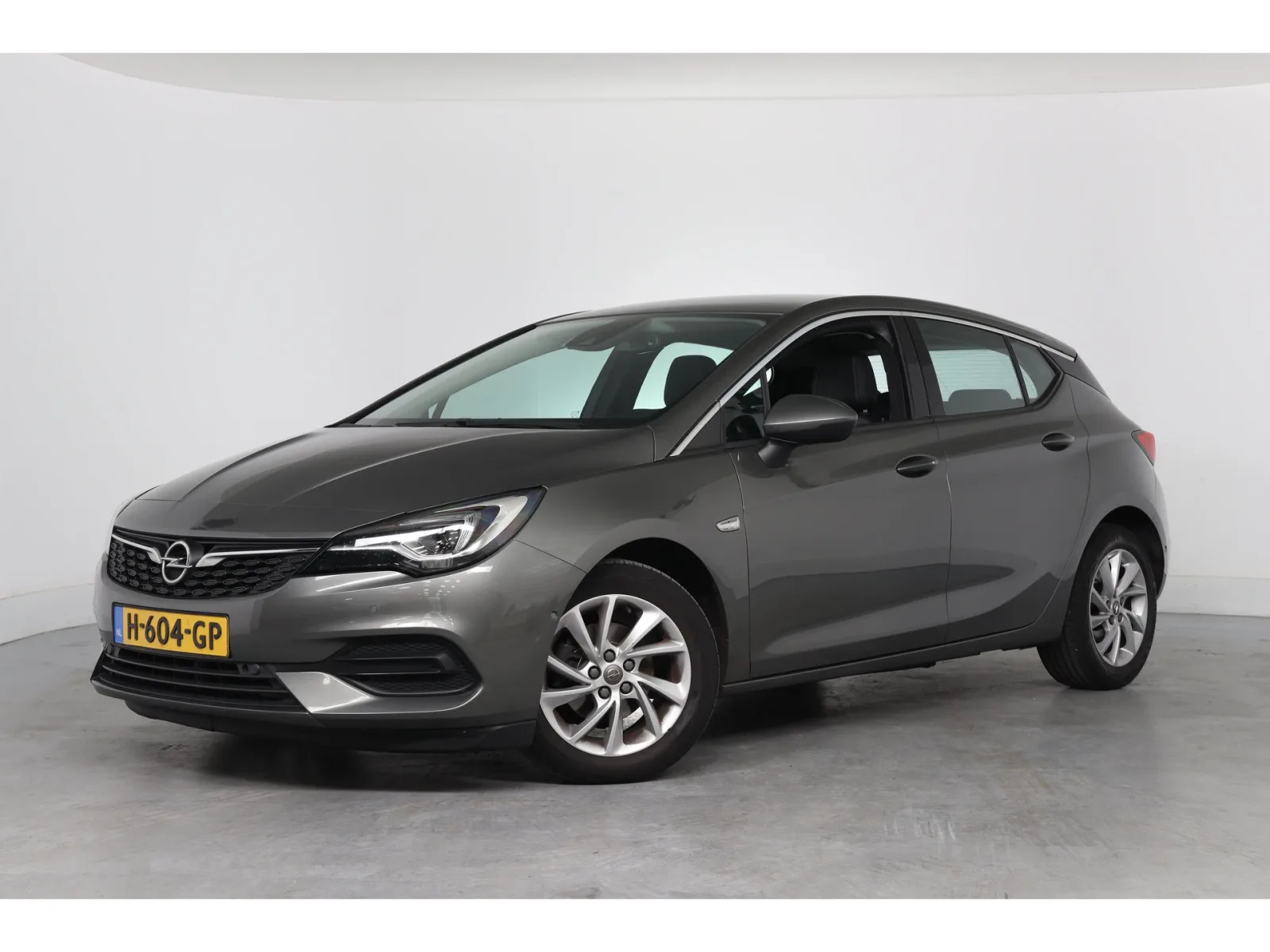 Opel Astra (2020) — foto 1