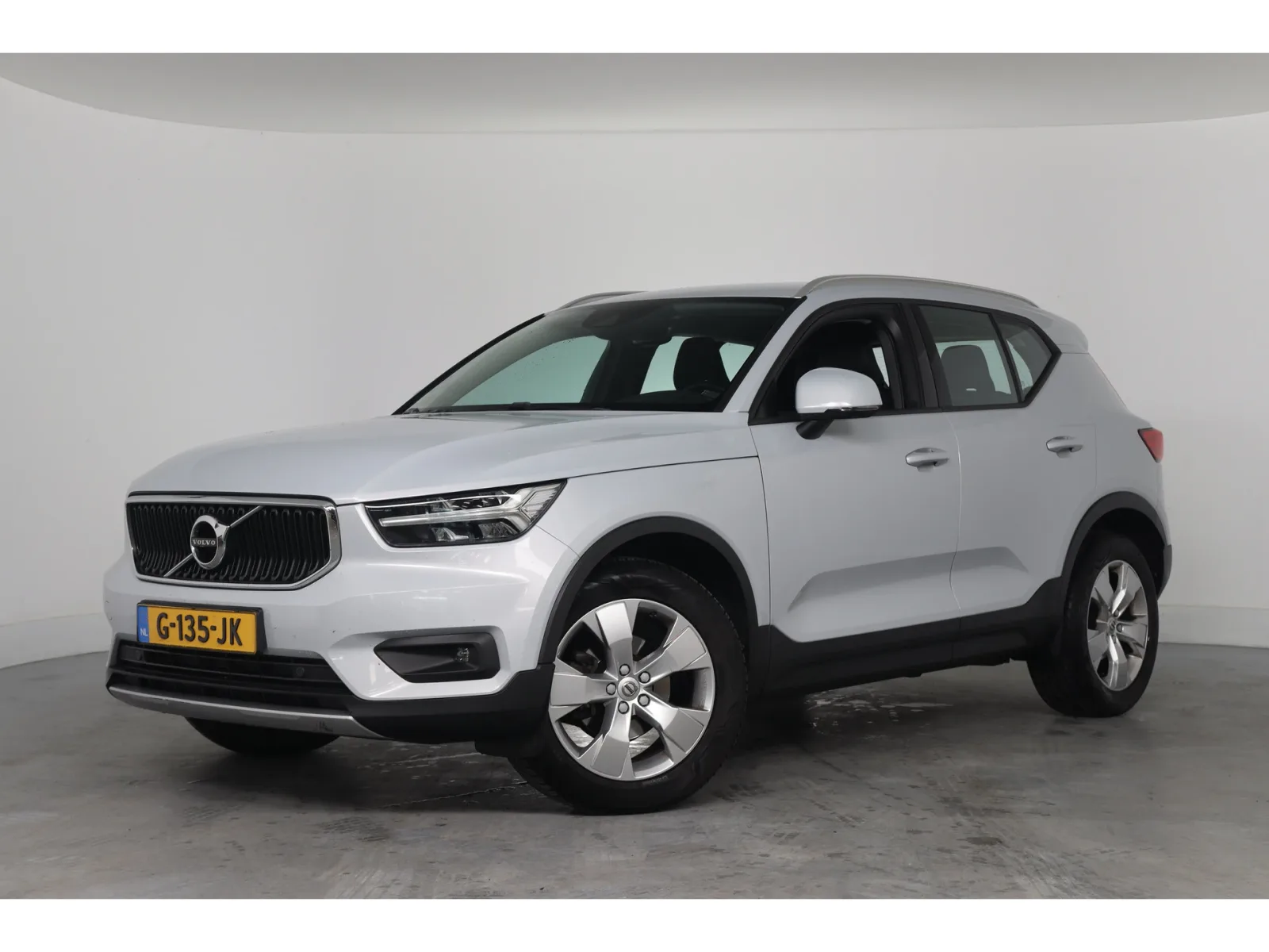 Volvo XC40 (2019) — foto 1