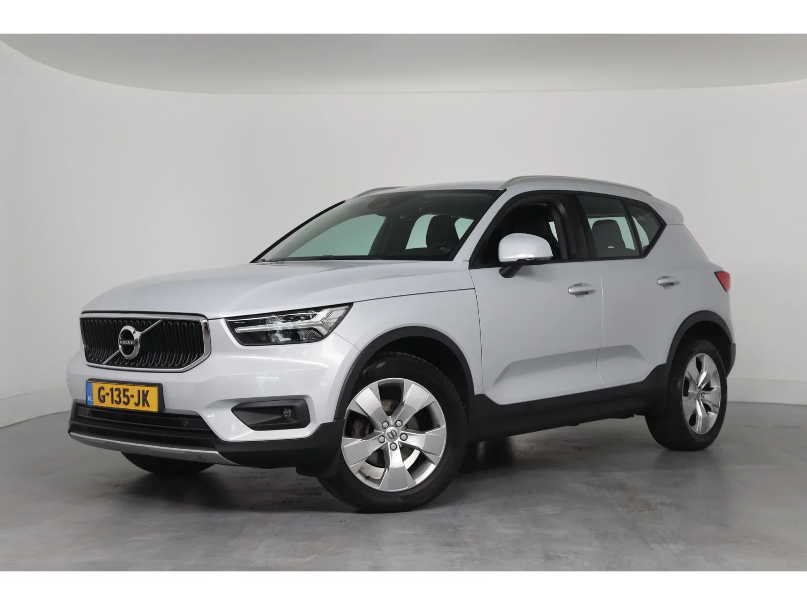 Volvo XC40 (2019) — foto 1