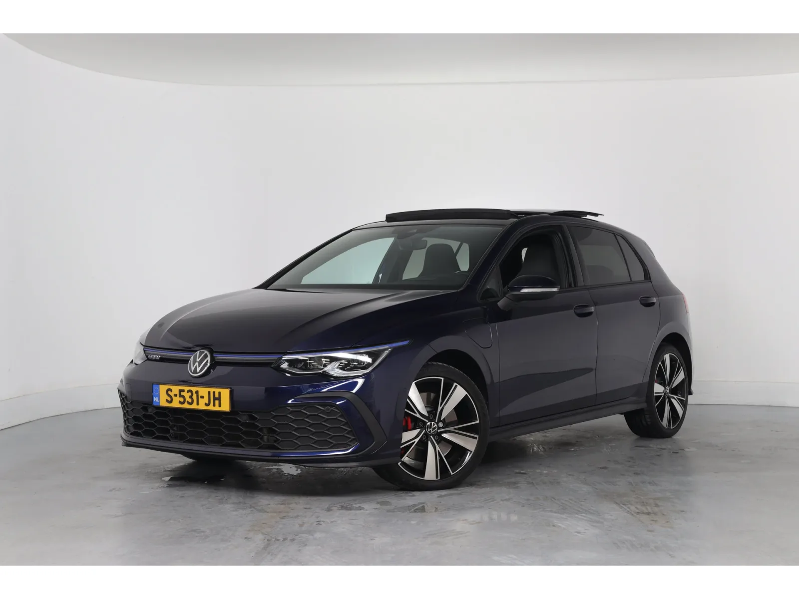 Volkswagen Golf (2020) — foto 1