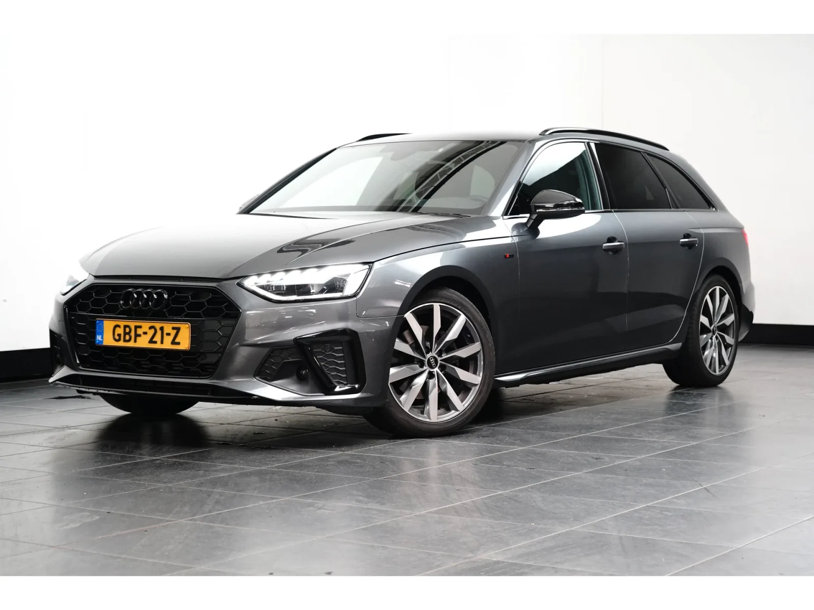 Audi A4 (2024) — foto 1