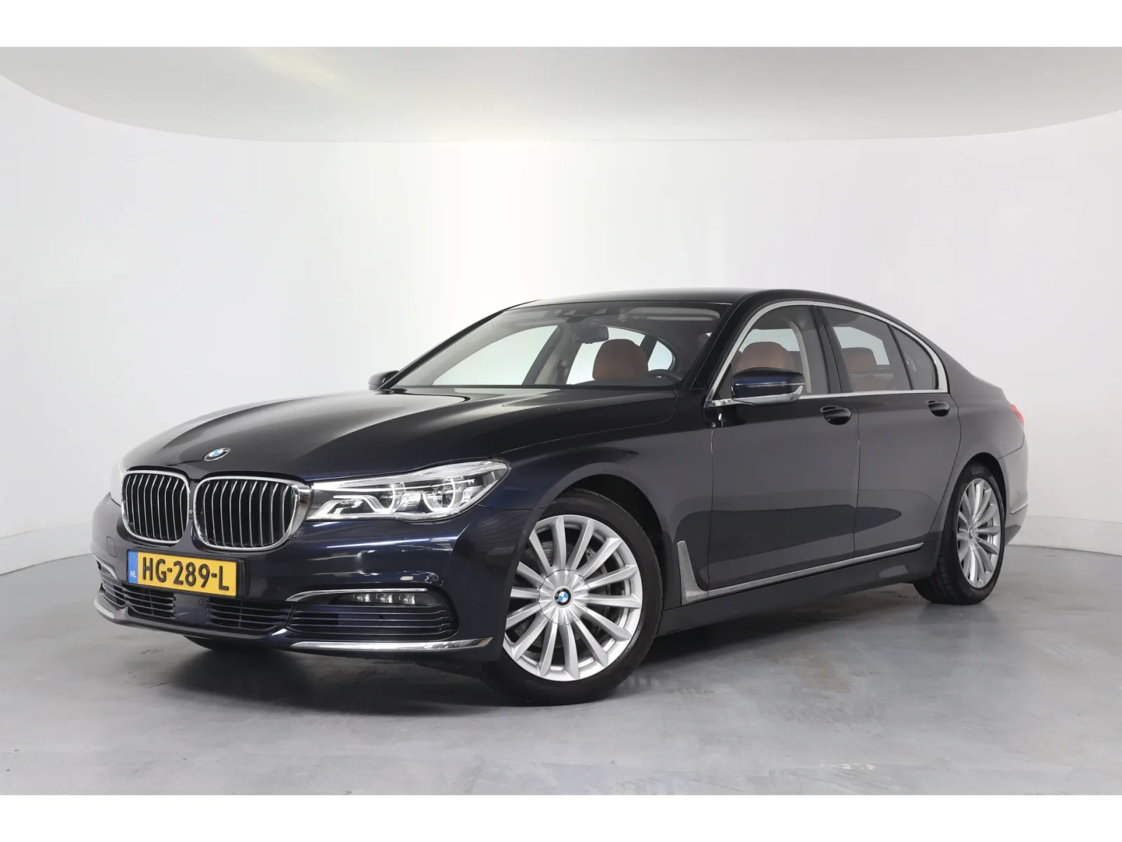 BMW 7-Serie (2015) — foto 1