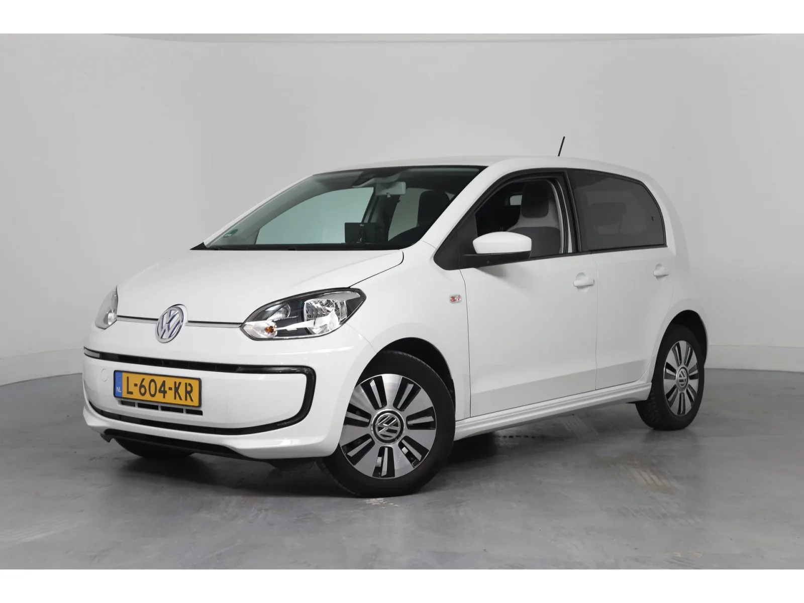 Volkswagen e-Up! (2016) — foto 1