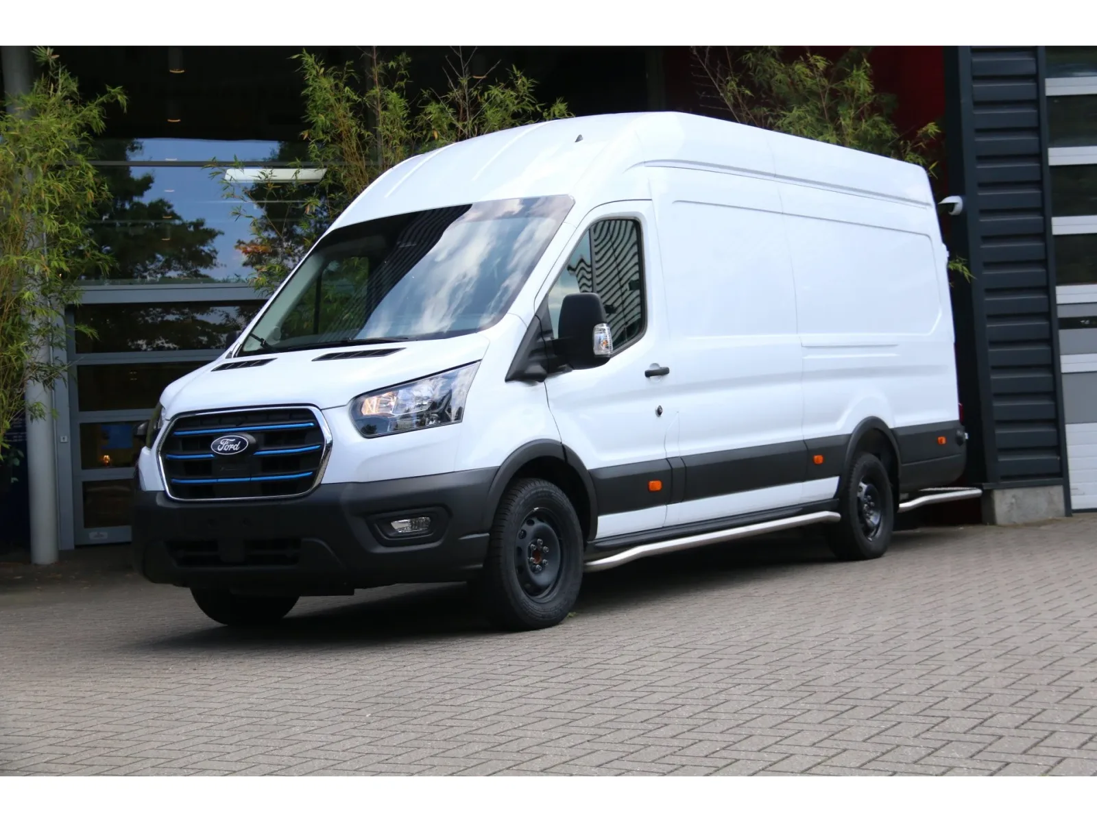Ford E-Transit (2025) — foto 1