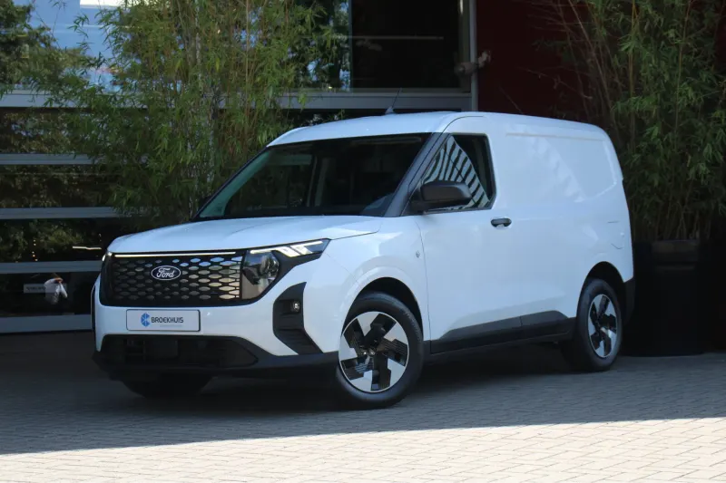Ford E-Transit Courier (2025)