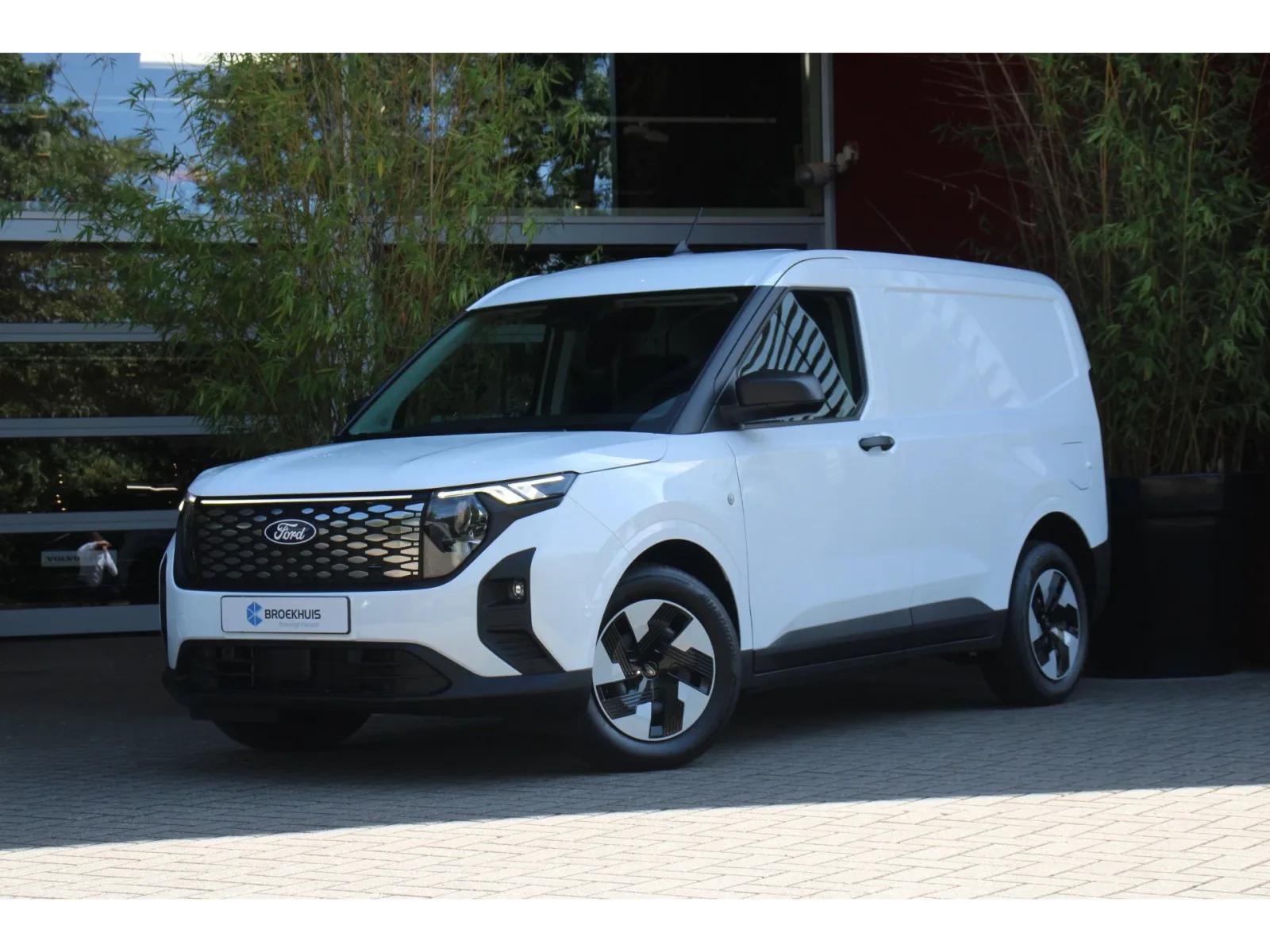 Ford E-Transit Courier (2025) — foto 1