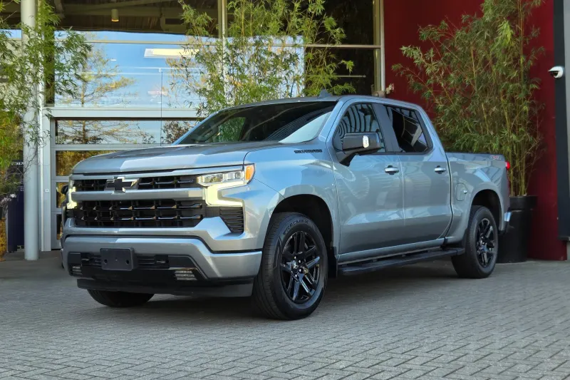 Chevrolet Silverado (2023)