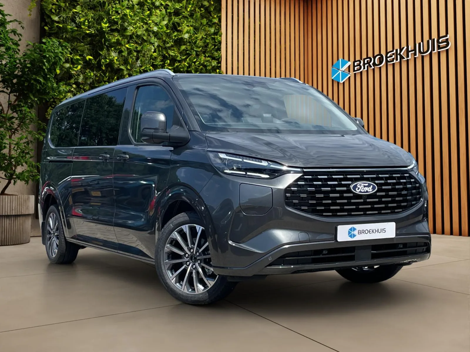 Ford Tourneo Custom (2026) — foto 1