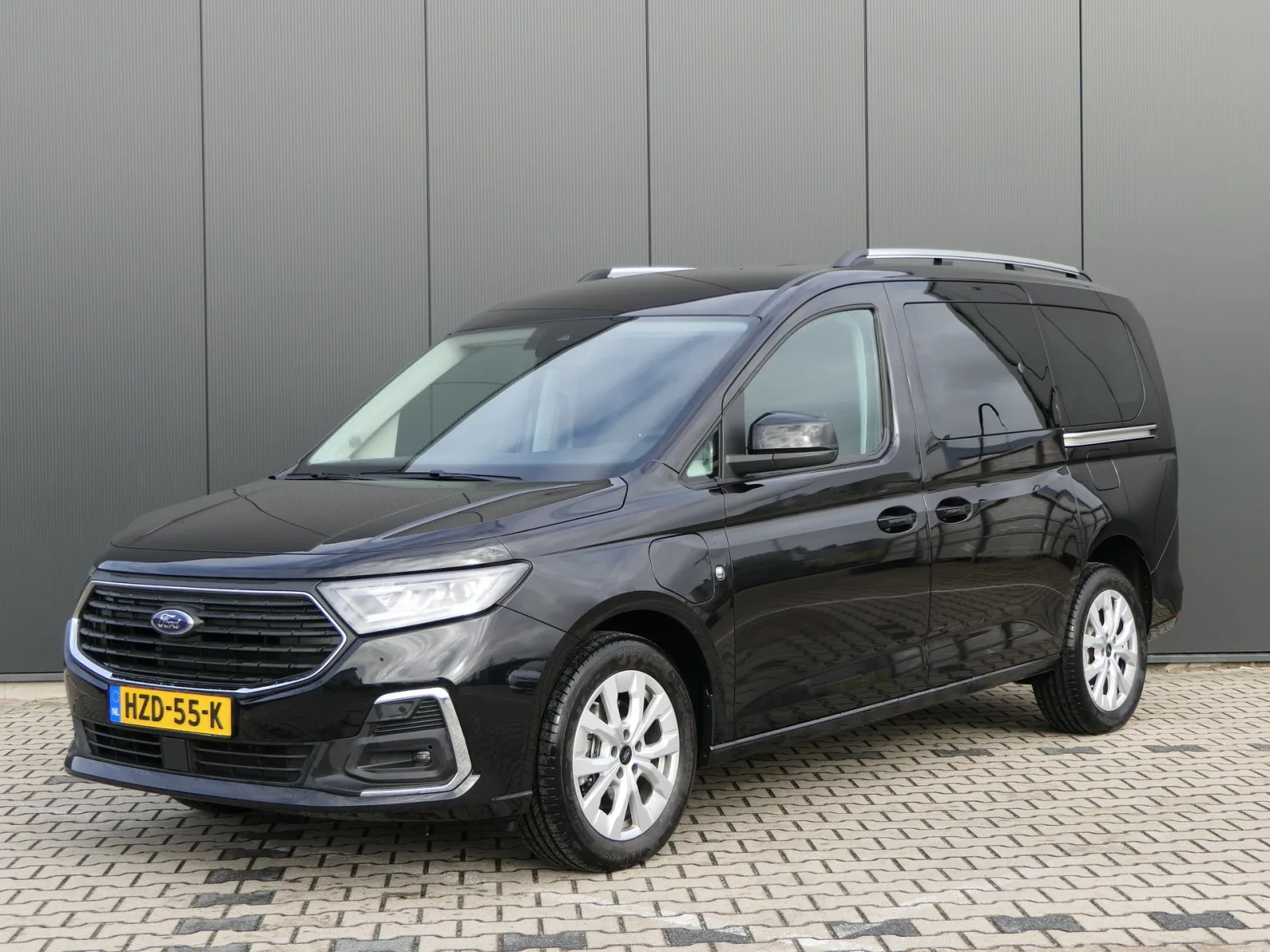 Ford Tourneo Connect (2025) — foto 1