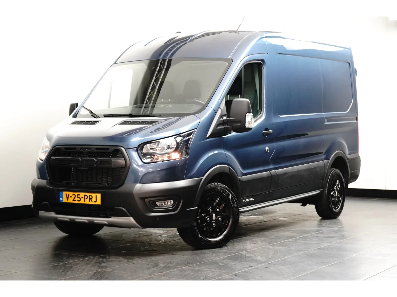 Ford Transit (2024) — foto 1