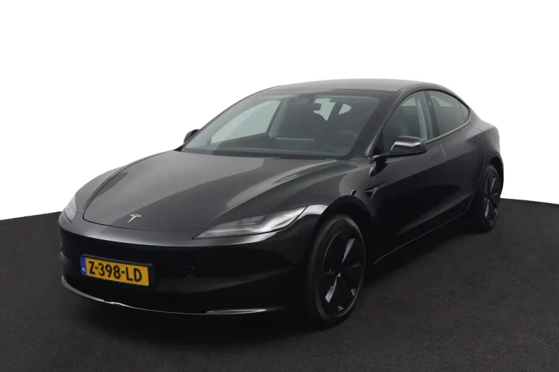 Tesla Model 3 (2024)