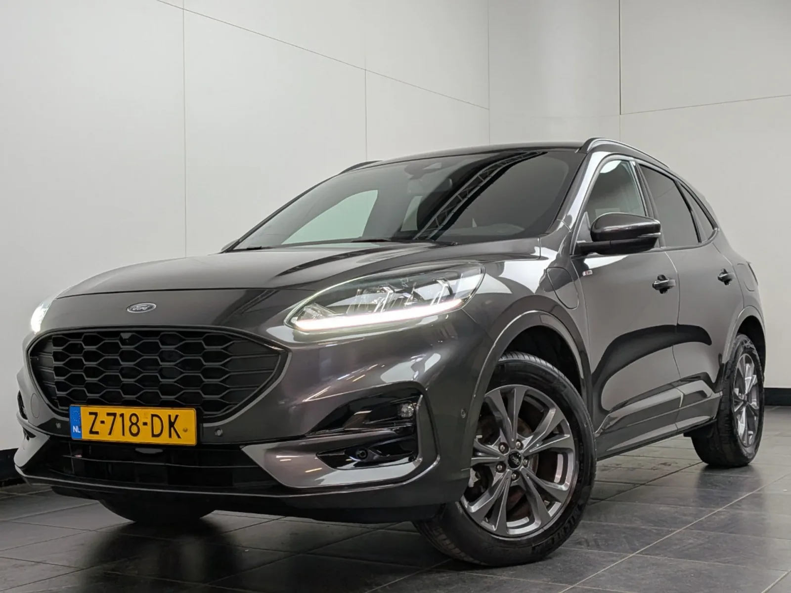 Ford Kuga (2024) — foto 1