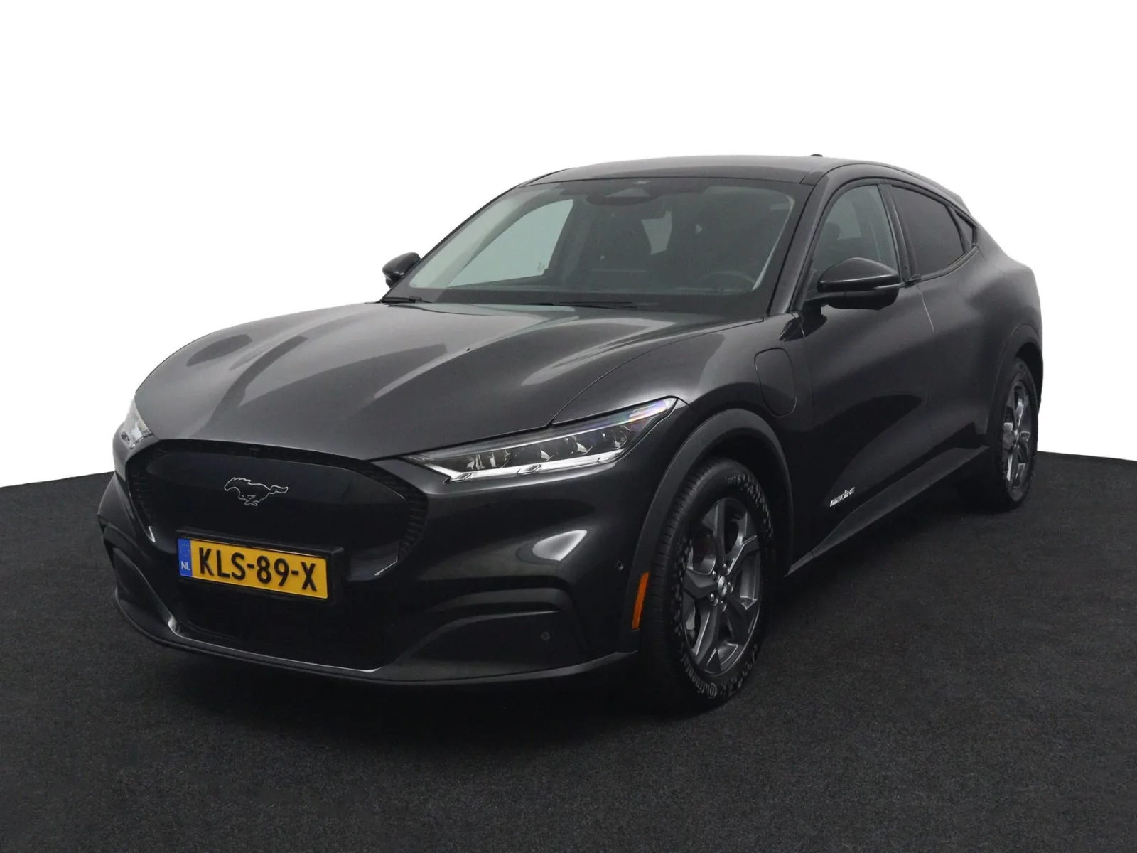 Ford Mustang Mach-E (2022) — foto 1