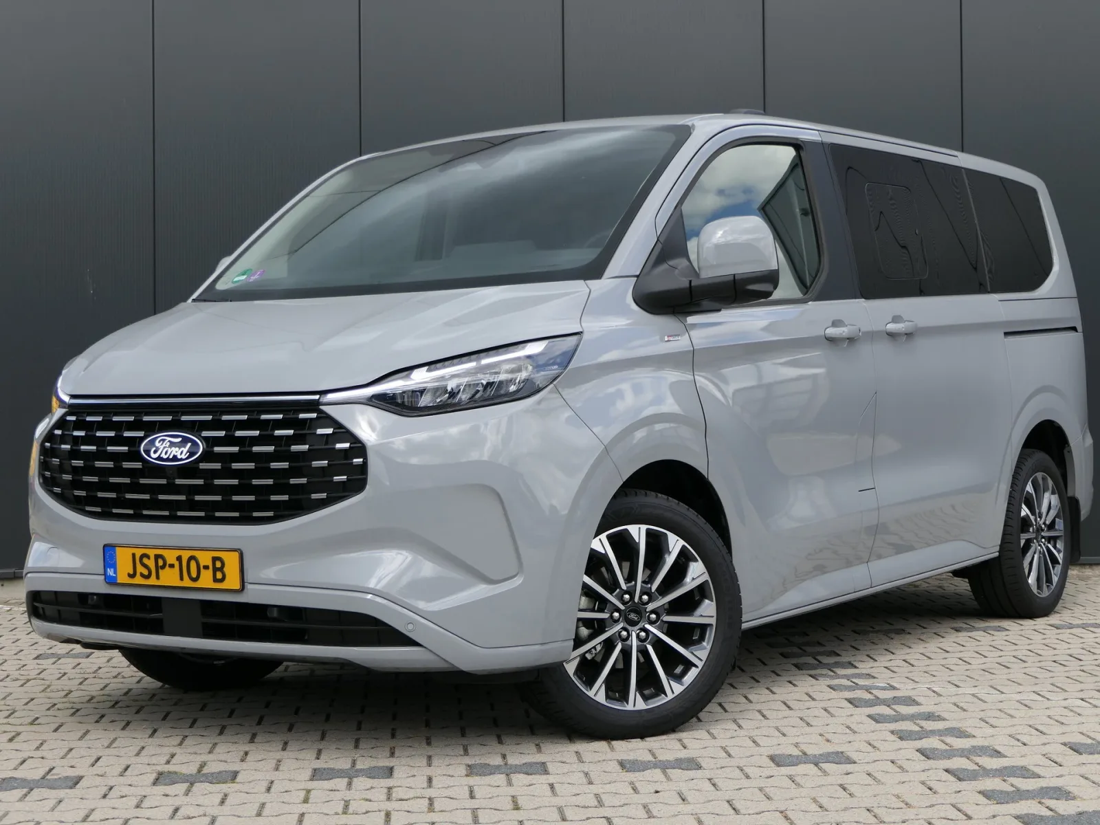 Ford Transit Custom (2025) — foto 1