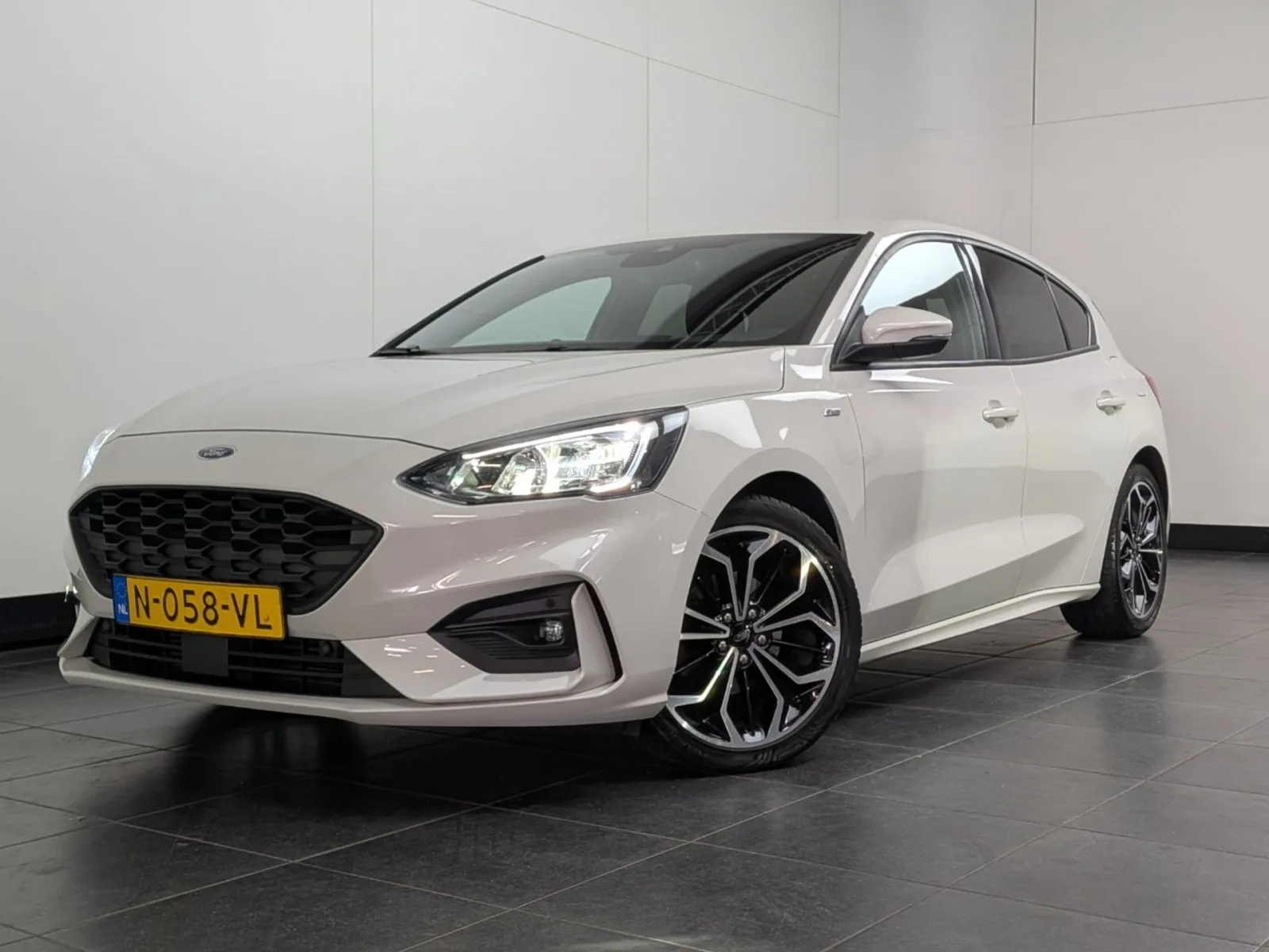 Ford Focus (2022) — foto 1