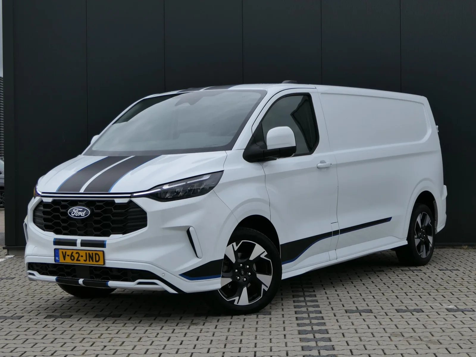 Ford Transit Custom (2024) — foto 1