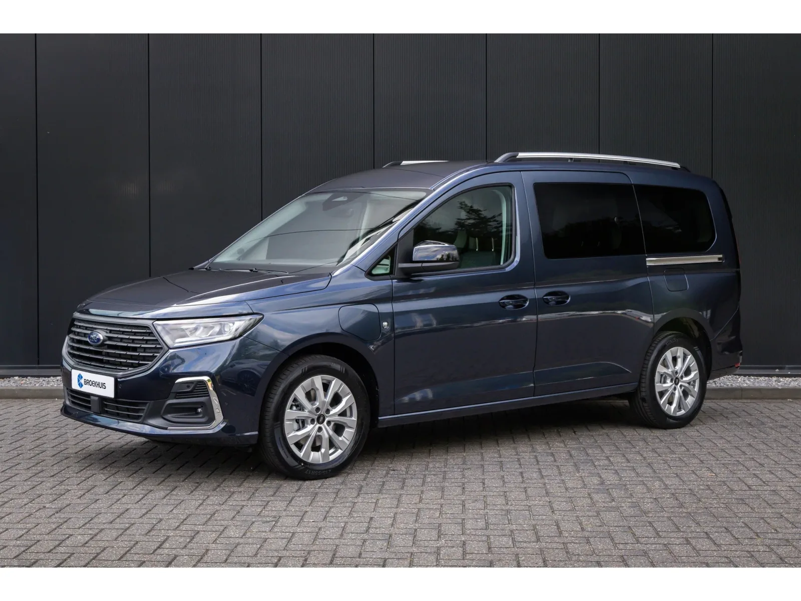Ford Grand Tourneo Connect (2026) — foto 1