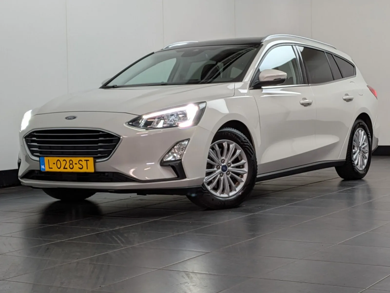 Ford Focus (2021) — foto 1