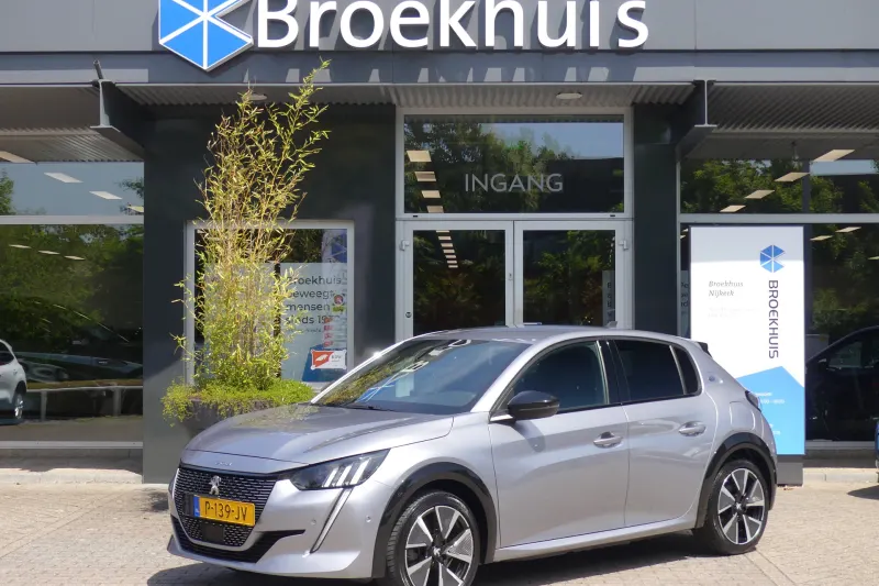 Peugeot e-208