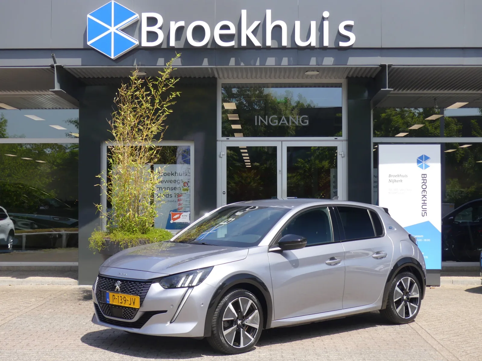 Peugeot e-208 (2022) — foto 1