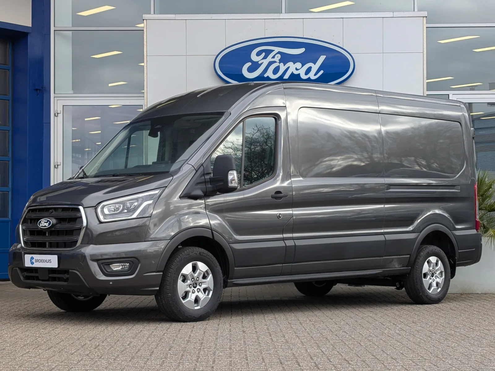 Ford Transit (2024) — foto 1