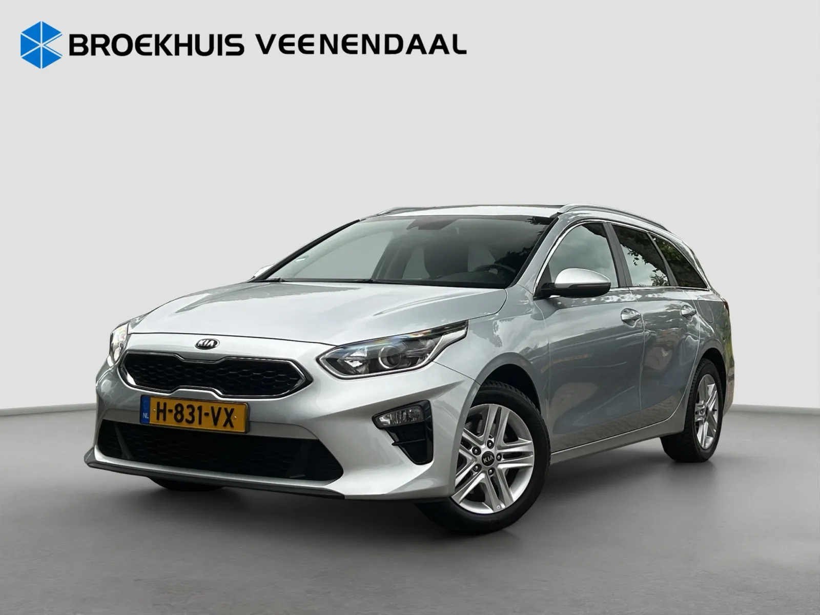 Kia Ceed Sportswagon (2020) — foto 1