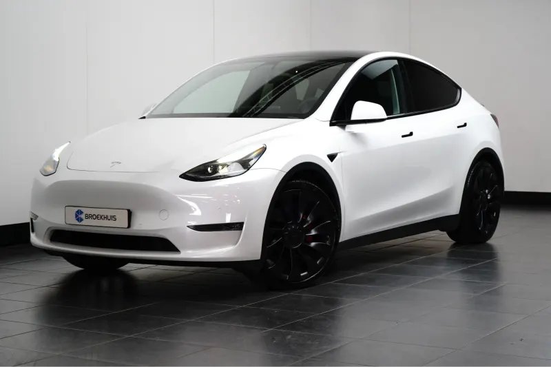 Tesla Model Y (2022)