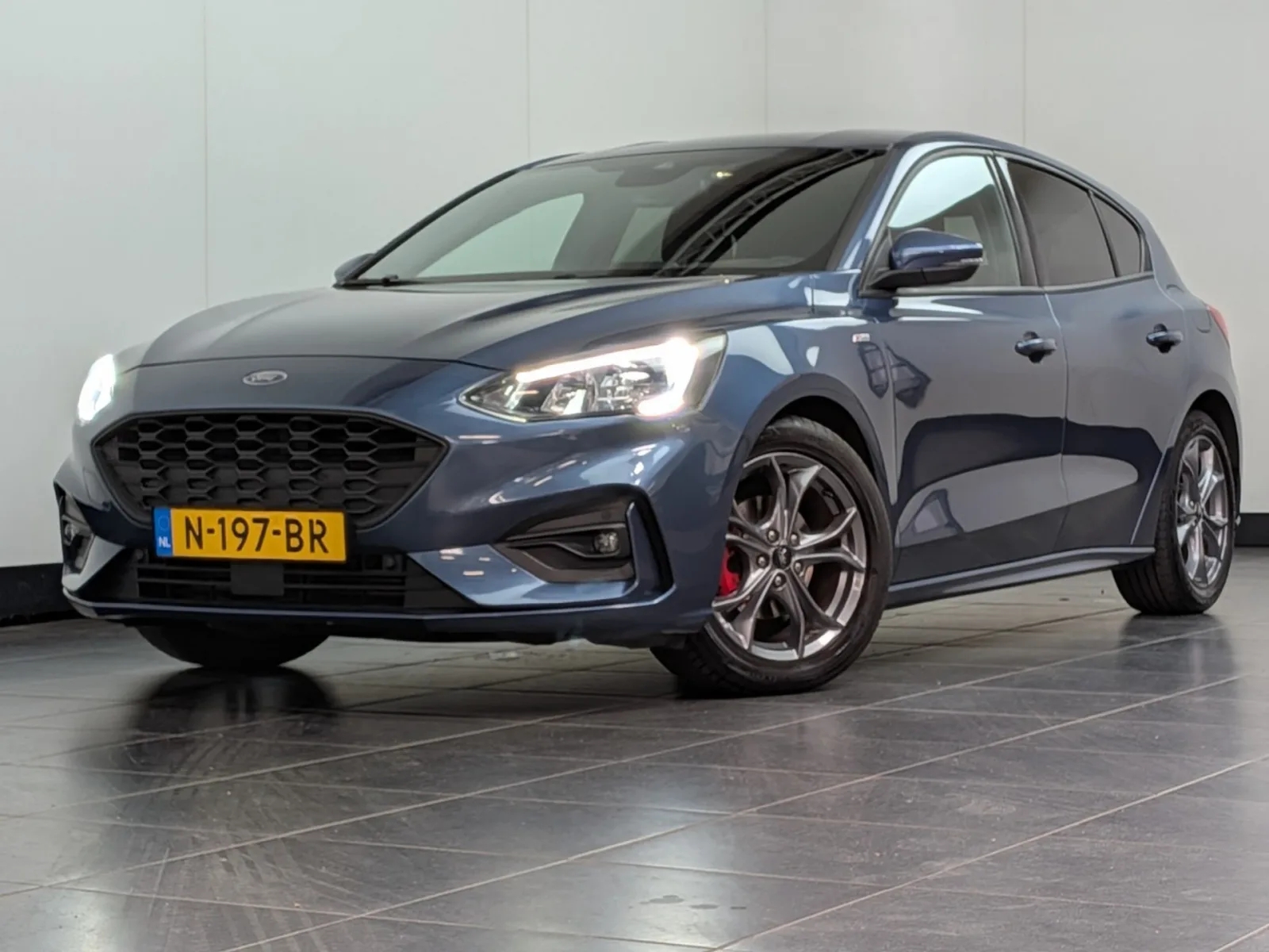 Ford Focus (2021) — foto 1