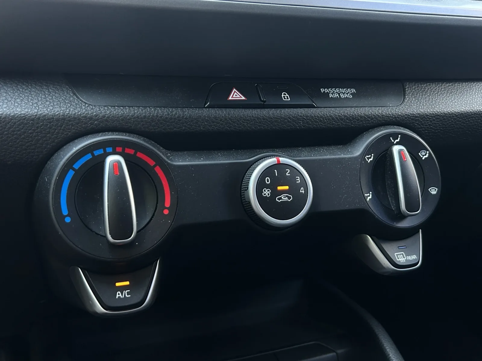 Kia Stonic (2021) — foto 1