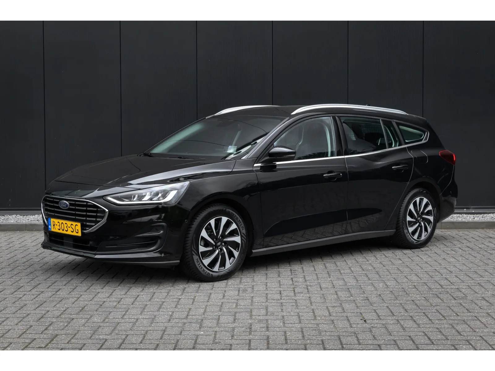Ford Focus (2022) — foto 1