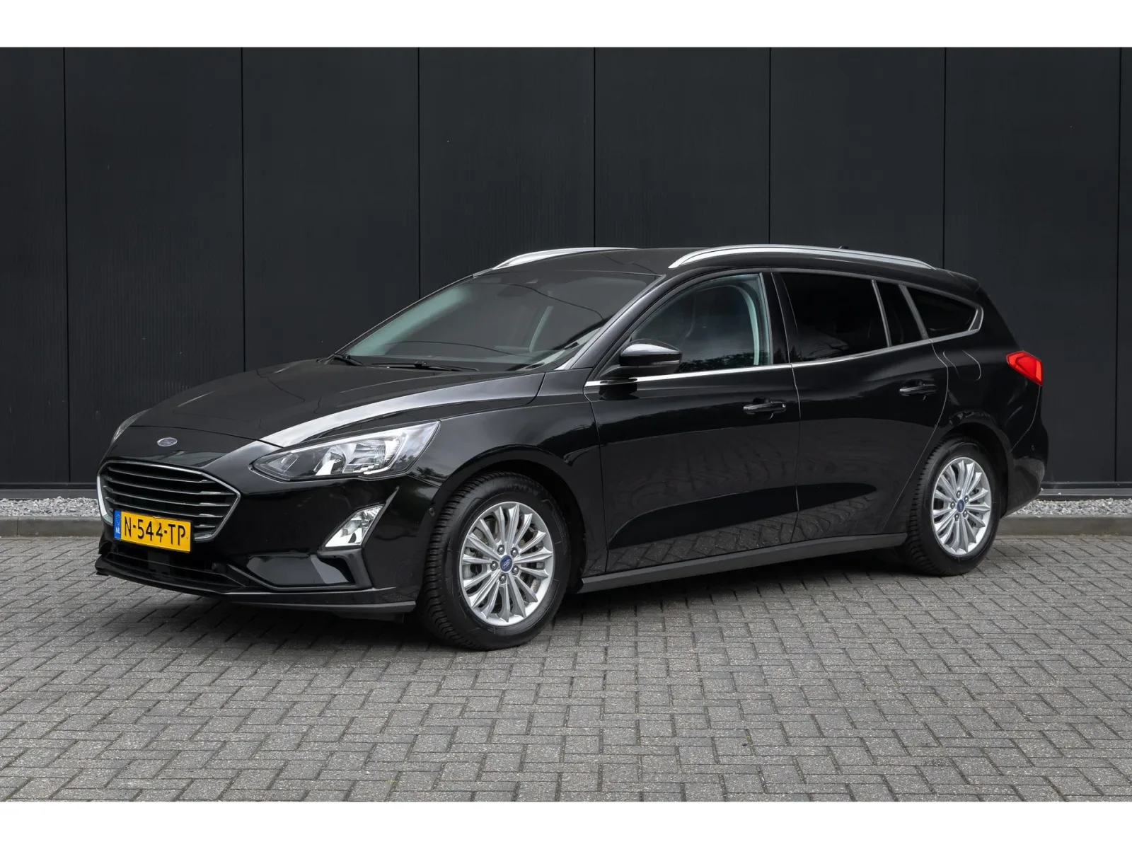 Ford Focus (2022) — foto 1