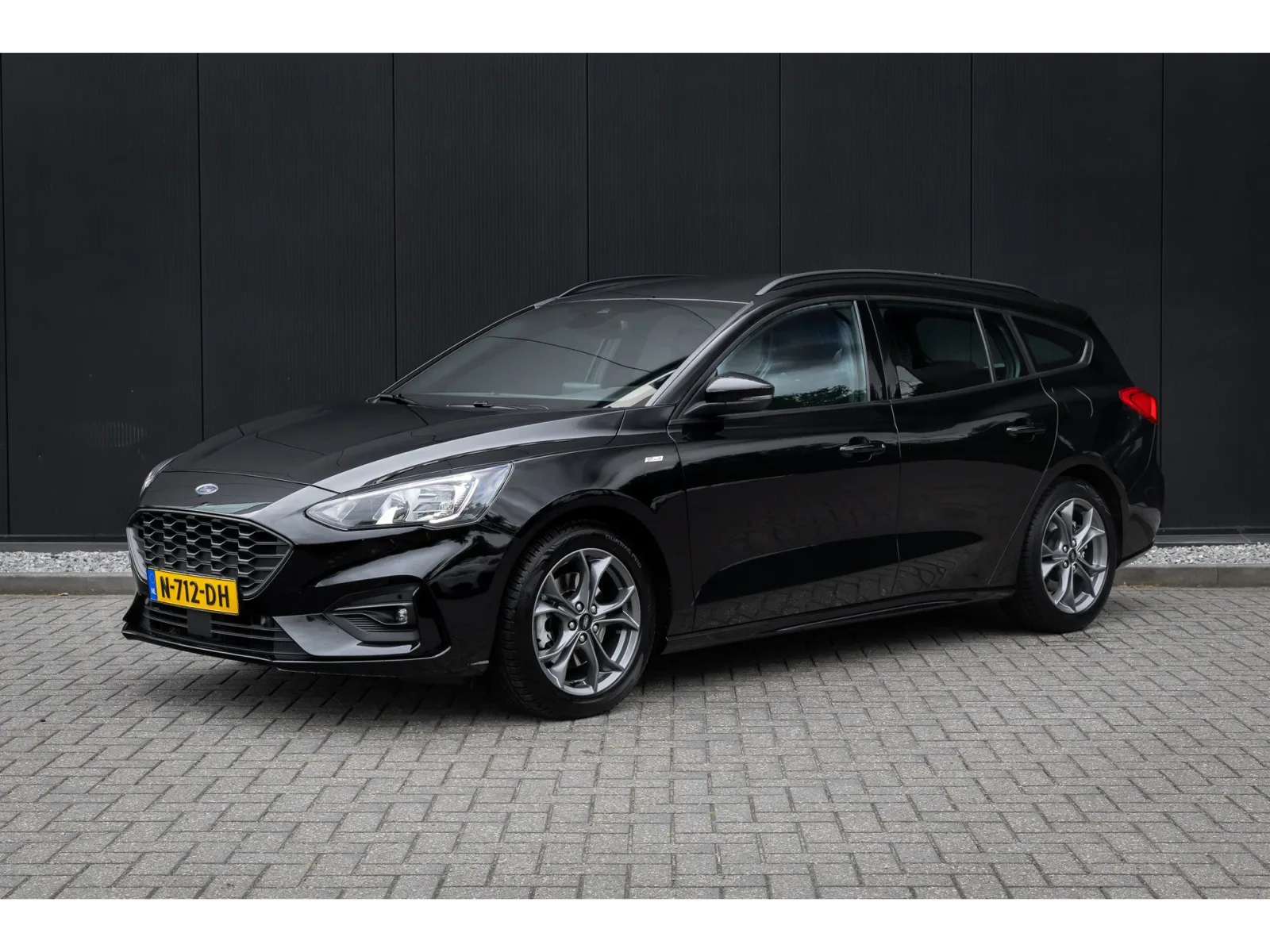 Ford Focus (2021) — foto 1