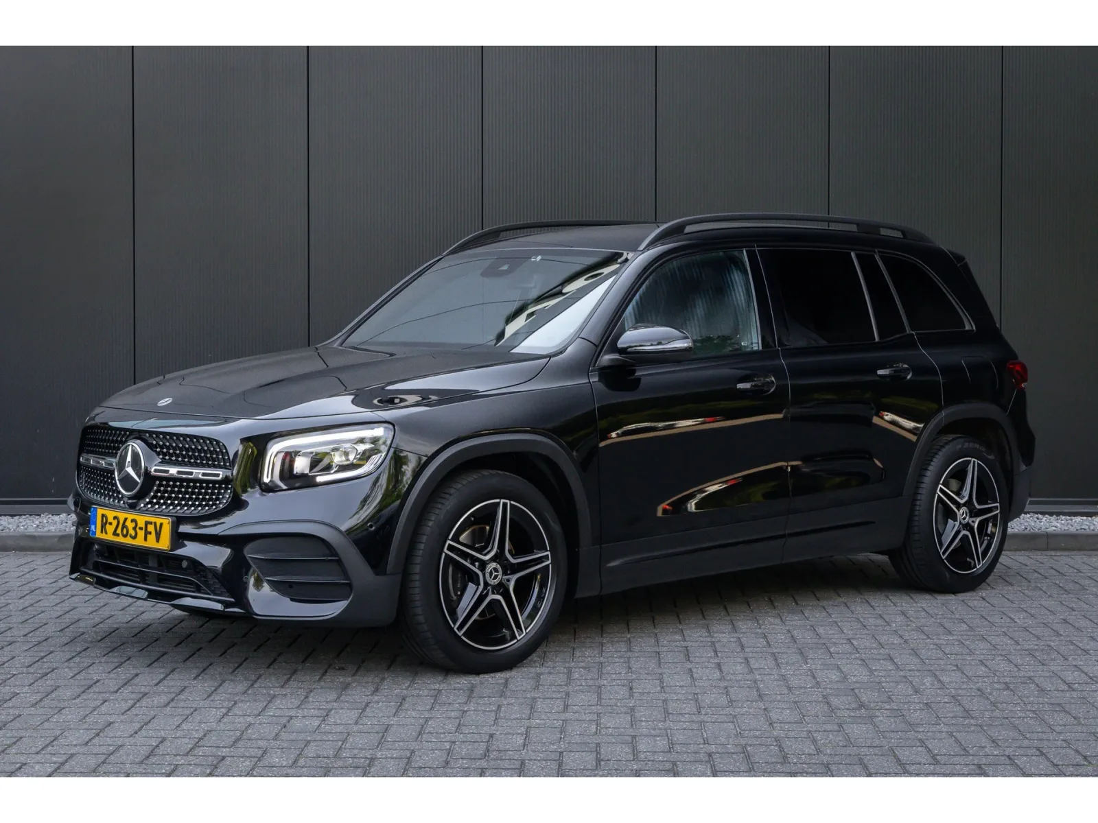 Mercedes-Benz GLB-Klasse (2022) — foto 1