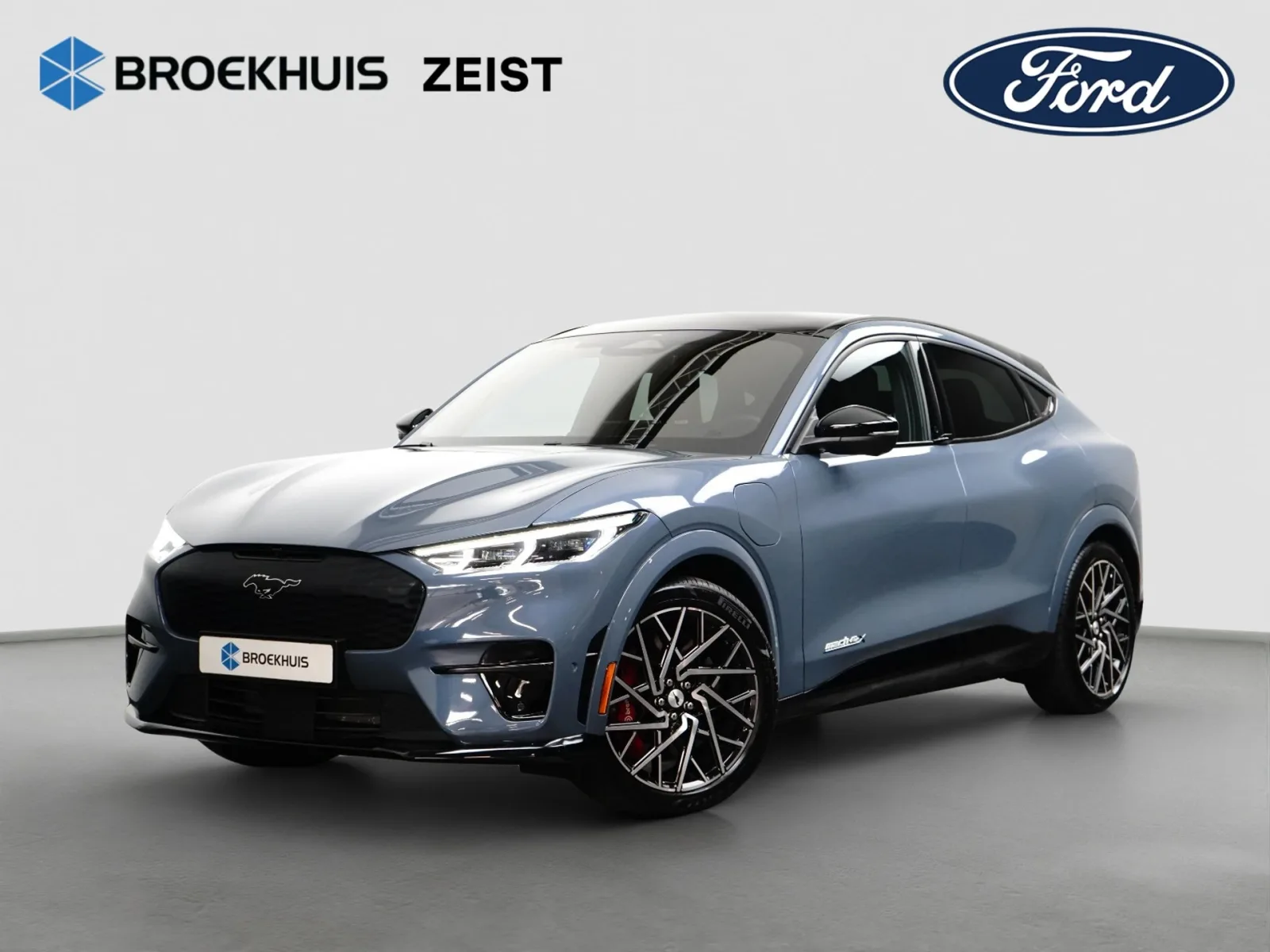Ford Mustang Mach-E (2023) — foto 1