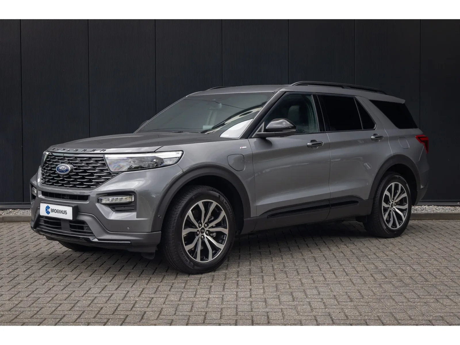Ford Explorer (2024) — foto 1
